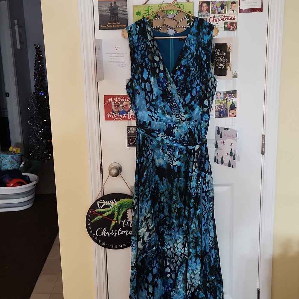Tahari by Arthur S. Levine dress